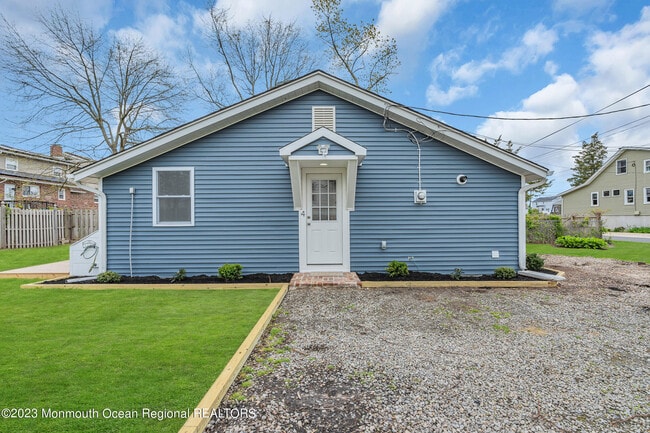 4 Pine Bluff Rd in Toms River, NJ - Building Photo - Building Photo