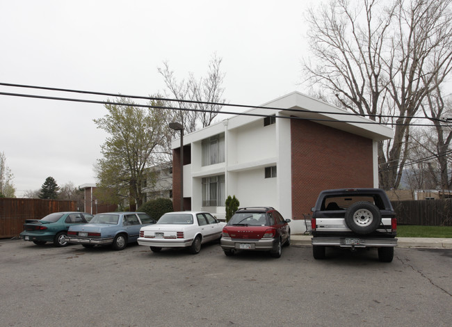 Mapleton Village Apartments in Boulder, CO - Building Photo - Building Photo