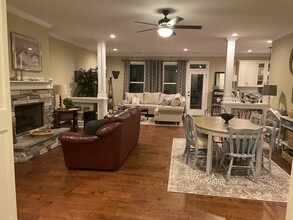 715 Landrum Trl in Landrum, SC - Building Photo - Building Photo