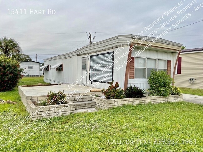 15411 Hart Rd in North Fort Myers, FL - Building Photo - Building Photo