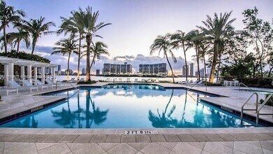 3145 NE 184th St, Unit 5102 in North Miami Beach, FL - Building Photo - Building Photo