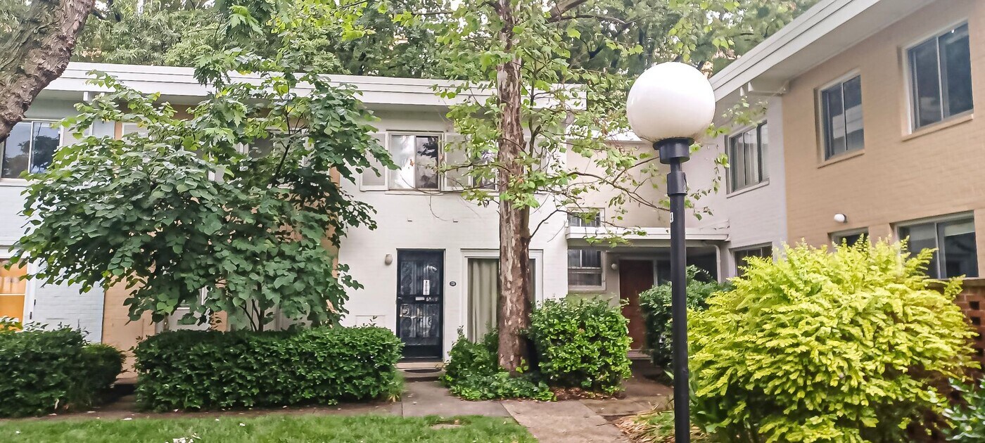 739 3rd St SW in Washington, DC - Building Photo
