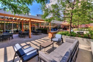 755 S Clark St, Unit 1811 in Chicago, IL - Building Photo