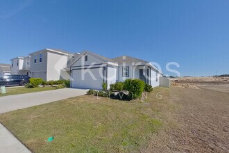 8681 SW 43rd Ter in Ocala, FL - Foto de edificio - Building Photo