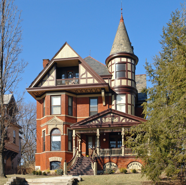 2339 Park Ave in Cincinnati, OH - Foto de edificio - Building Photo