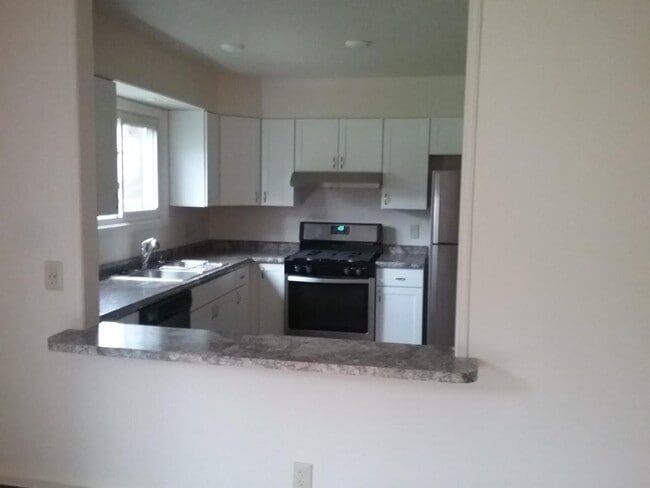 Brentwood Village Apartments