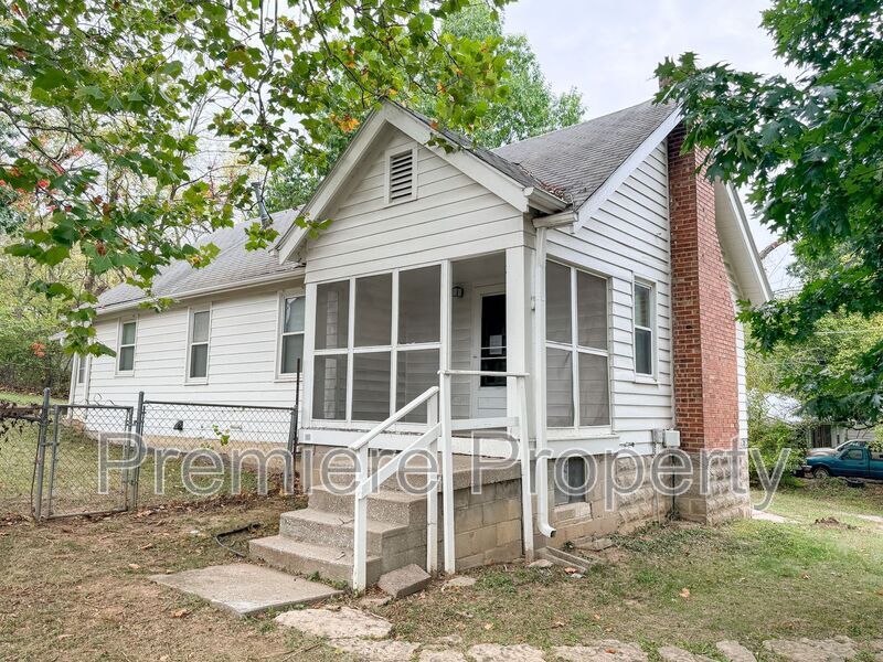 36 N Poe St in Kansas City, MO - Building Photo