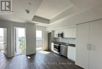 500-1500 Wilson Ave in Toronto, ON - Building Photo - Building Photo