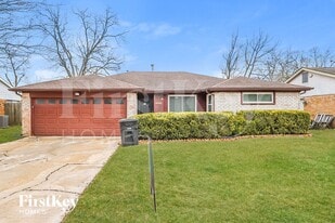 10819 Sagewind Dr in Houston, TX - Building Photo