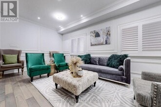 280 Miller Park Ave in Bradford West Gwillimbury, ON - Building Photo - Building Photo