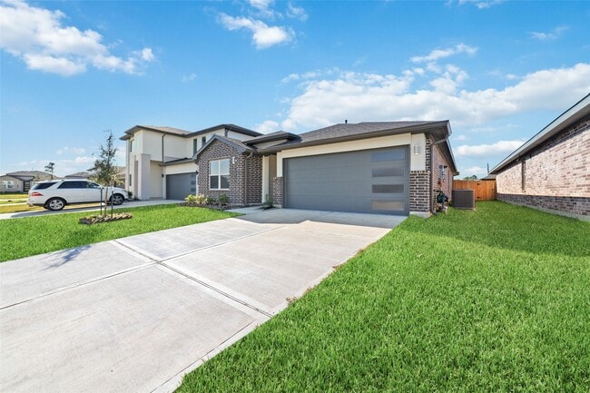 7010 Fleetwood Crescent Wy in Richmond, TX - Building Photo - Building Photo