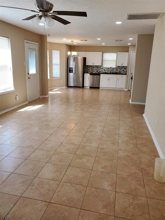 16315 Lynn Crest Ct in Houston, TX - Building Photo