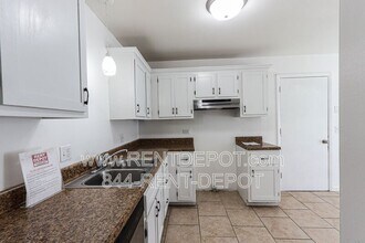 1220 Lincoln Park Dr in Evansville, IN - Building Photo - Building Photo