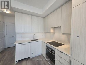 36 Elm Dr W in Mississauga, ON - Building Photo - Building Photo