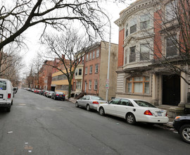 330 State St in Albany, NY - Foto de edificio - Building Photo