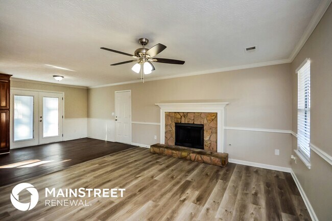 90 Lakefront Dr in Covington, GA - Building Photo - Building Photo