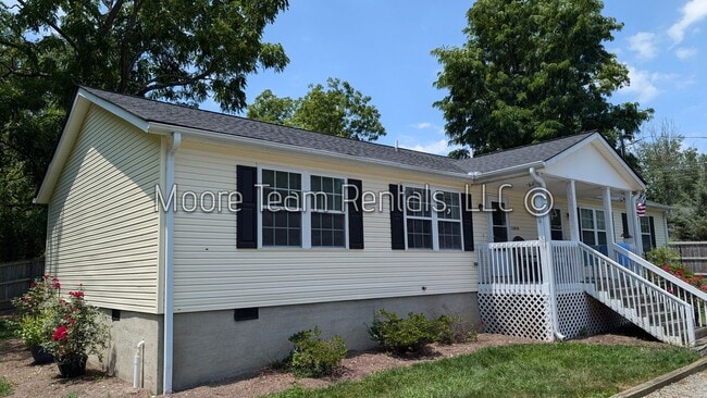 property at 1105 Maple St