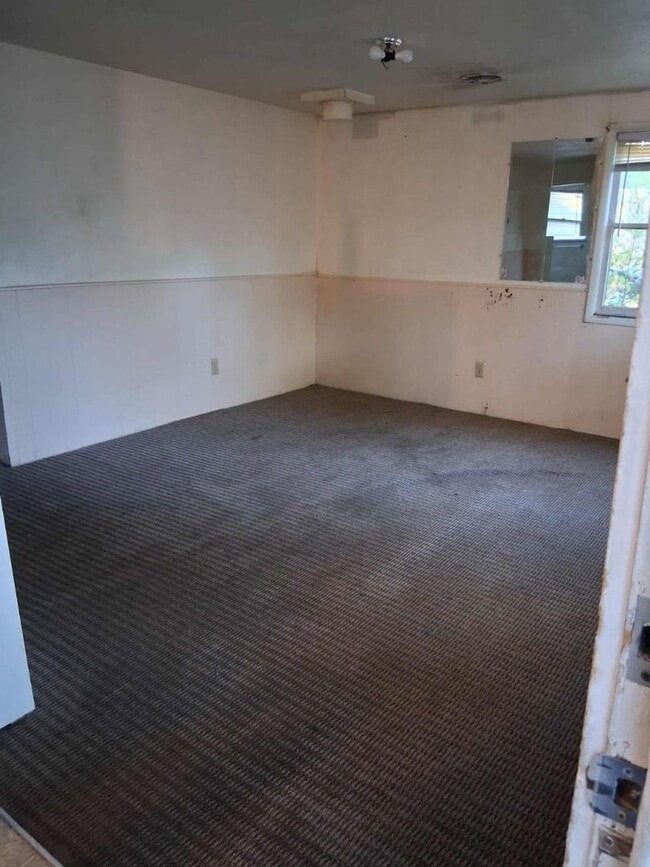 property at 215 1/2 Jackson St