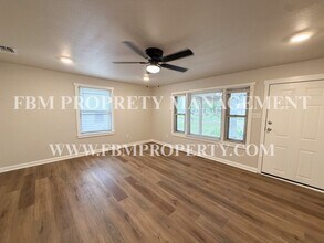 303 E Thompson St in Corsicana, TX - Building Photo - Building Photo