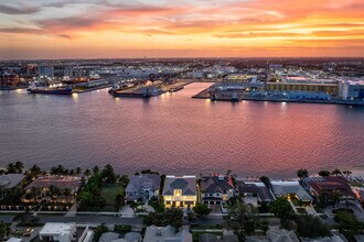 1957 Harbourview Dr in Fort Lauderdale, FL - Building Photo - Building Photo