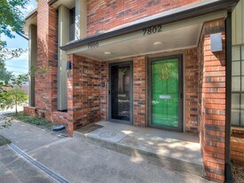 7800 Old Hickory Ln in Oklahoma City, OK - Building Photo