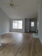 3215 Sam Houston Dr in Sugar Land, TX - Building Photo - Building Photo