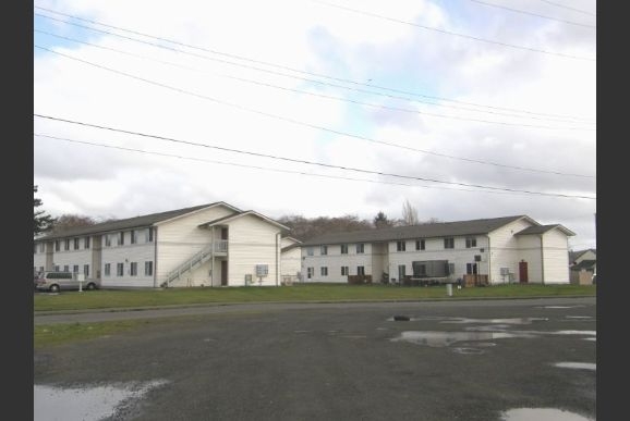 Clarke Court Apartments in Aberdeen, WA - Foto de edificio