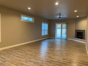 385 Hideaway Park in Chico, CA - Building Photo - Building Photo