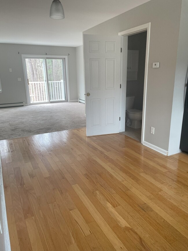 1029 S Mammoth Rd in Manchester, NH - Foto de edificio - Building Photo