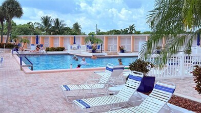 6800 NE 22nd Way in Fort Lauderdale, FL - Building Photo - Building Photo