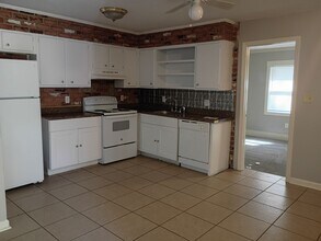 2428 Bon Air Dr in Savannah, GA - Building Photo - Building Photo