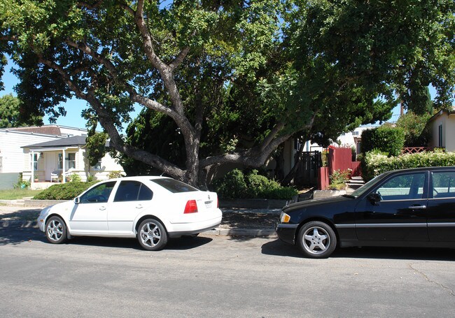 1562 Missouri St in San Diego, CA - Foto de edificio - Building Photo