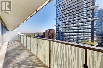 50A Charles St E in Toronto, ON - Building Photo - Building Photo