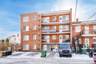 2435 Sherbrooke St in Montréal, QC - Building Photo