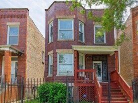 5025 W Huron St in Chicago, IL - Building Photo