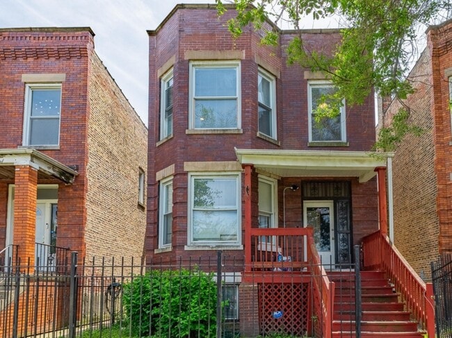 property at 5025 W Huron St