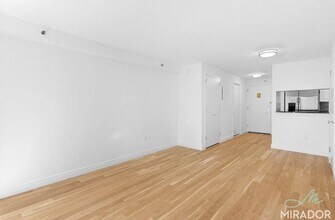 60 W 23 St in New York, NY - Building Photo - Building Photo