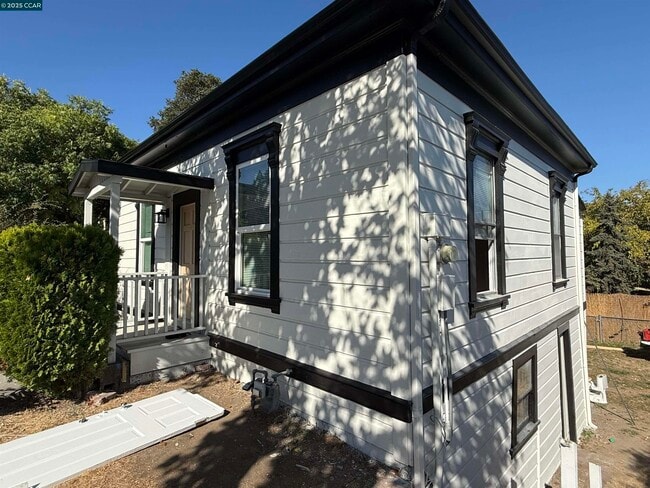 2150 San Pablo Ave in Pinole, CA - Building Photo - Building Photo
