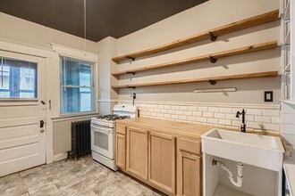 822 W 35th St in Minneapolis, MN - Building Photo - Interior Photo