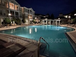 8290 Gate Pkwy W in Jacksonville, FL - Building Photo - Building Photo