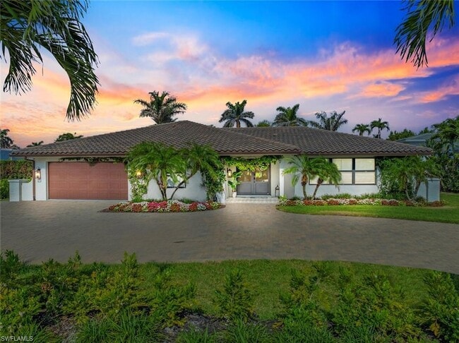 4222 Crayton Rd in Naples, FL - Building Photo - Building Photo