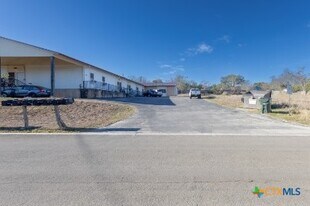 1410 Marlton St in San Marcos, TX - Building Photo