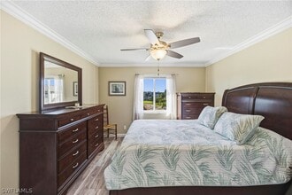 1010 Manatee Rd in Naples, FL - Building Photo - Building Photo