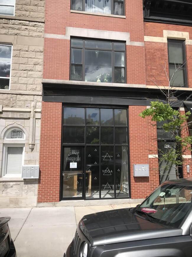 1414 North Ashland Avenue, Unit 1S- Wax Studio