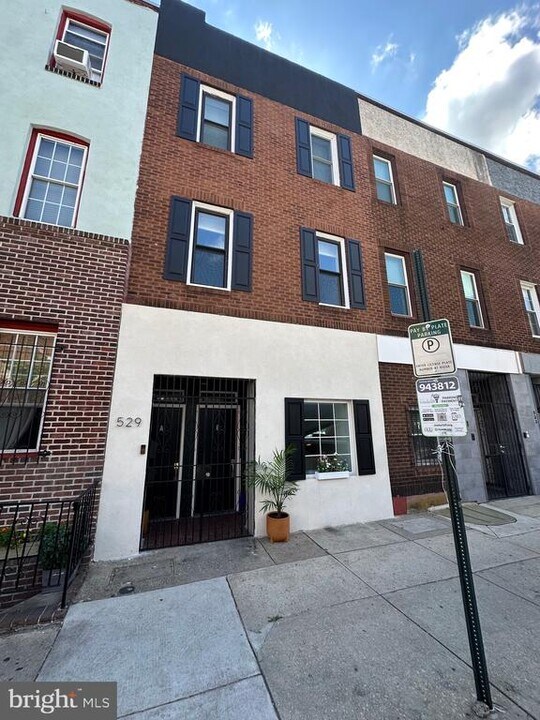 519 S 17th St in Philadelphia, PA - Building Photo