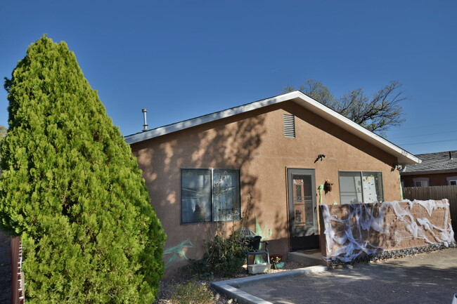 610 Jefferson St in Albuquerque, NM - Building Photo - Building Photo