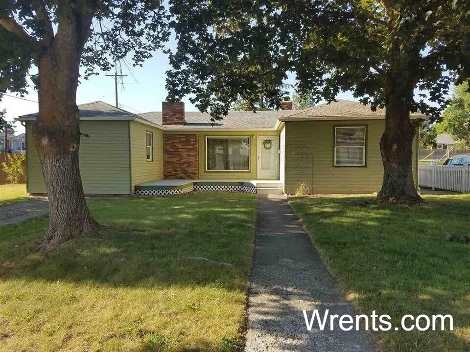 2840 W Sanson Ave in Spokane, WA - Building Photo