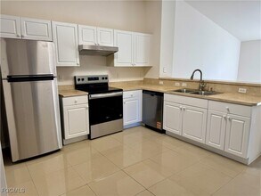 10743 Robinson St in Ft. Myers, FL - Building Photo - Building Photo