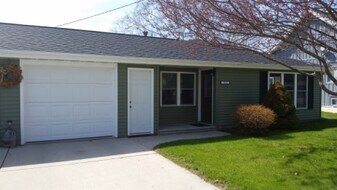 2312 Garfield St, Unit 2312 Garfield St. in Two Rivers, WI - Building Photo