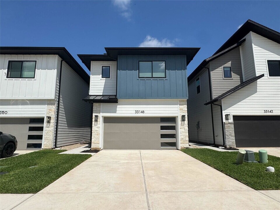 33146 Willow Hts Ln in Magnolia, TX - Building Photo